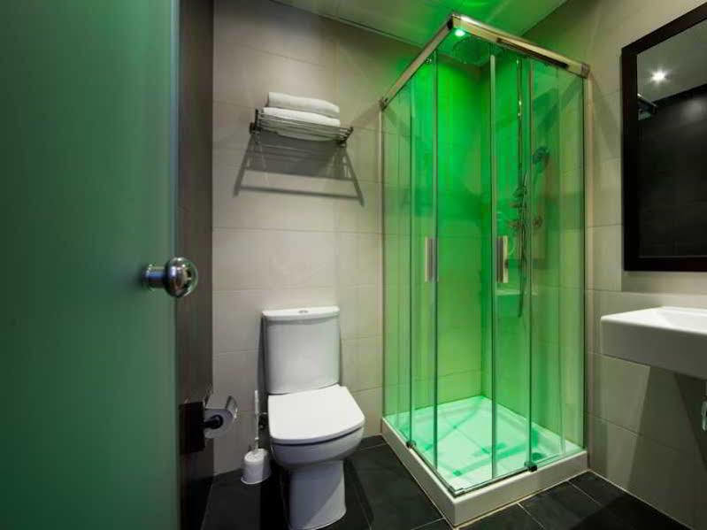 Bcn Ramblas Guest house 2*